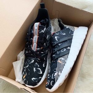 ADIDAS Questar Flow Sneaker